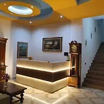 Risus Hotell Golem (Tirana)