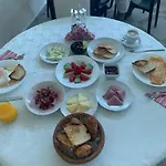 Hotell Risus Golem (Tirana)