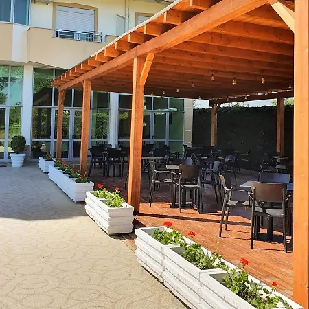 Risus Hotel
