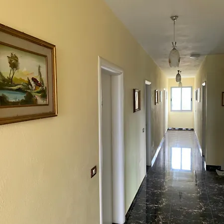 Risus Hotel