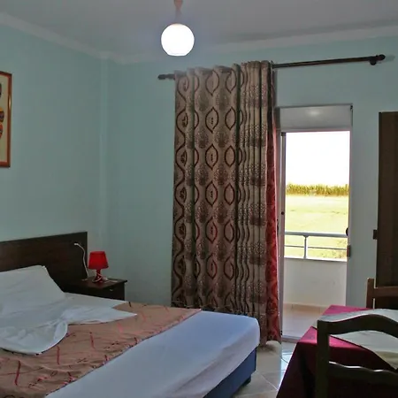 Risus Hotel