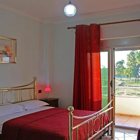 Hotel Risus *