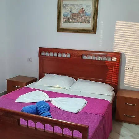 Risus Golem (Tirana)