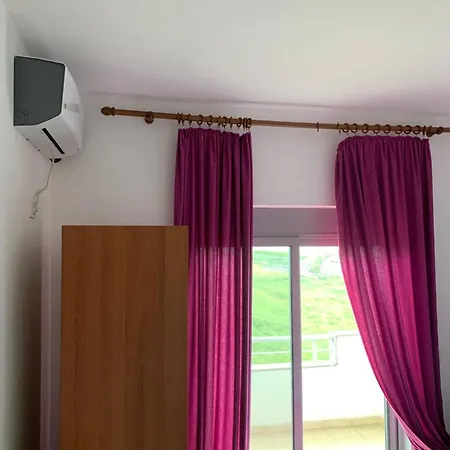 Risus Golem (Tirana)