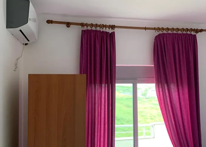 Risus Golem (Tirana)